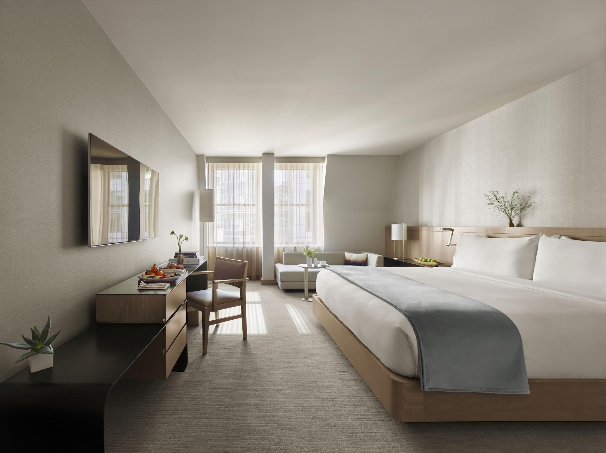 The Knickerbocker Hotel New York Ngoại thất bức ảnh A guest room at the Hotel Commonwealth