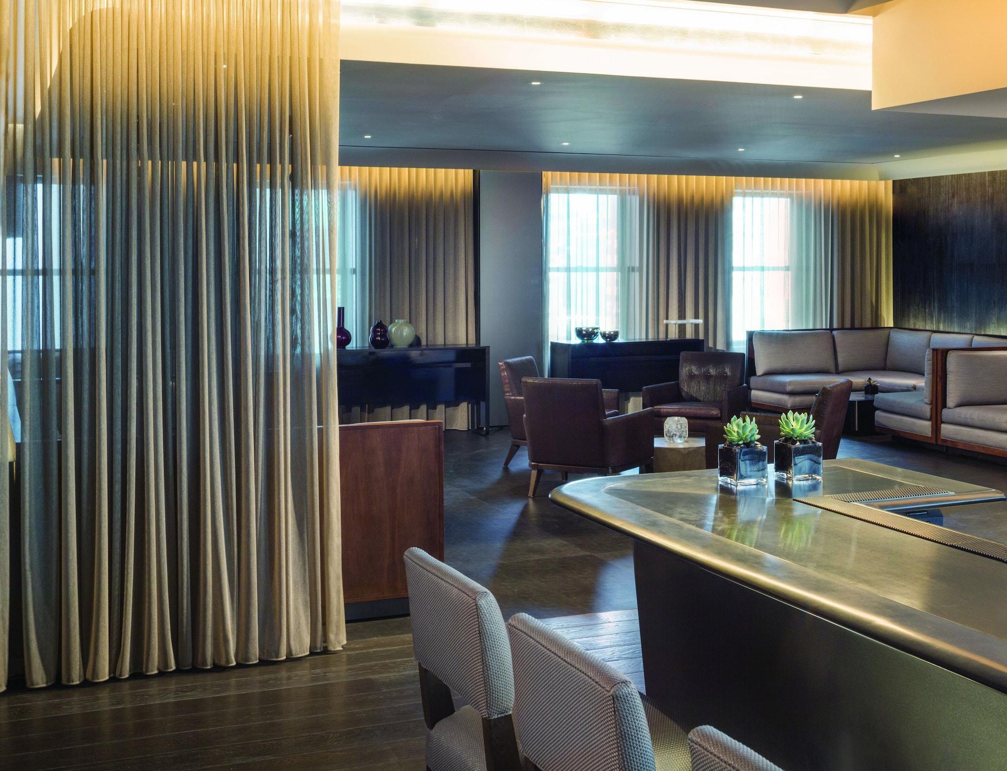 The Knickerbocker Hotel New York Ngoại thất bức ảnh The private suite at the airport
