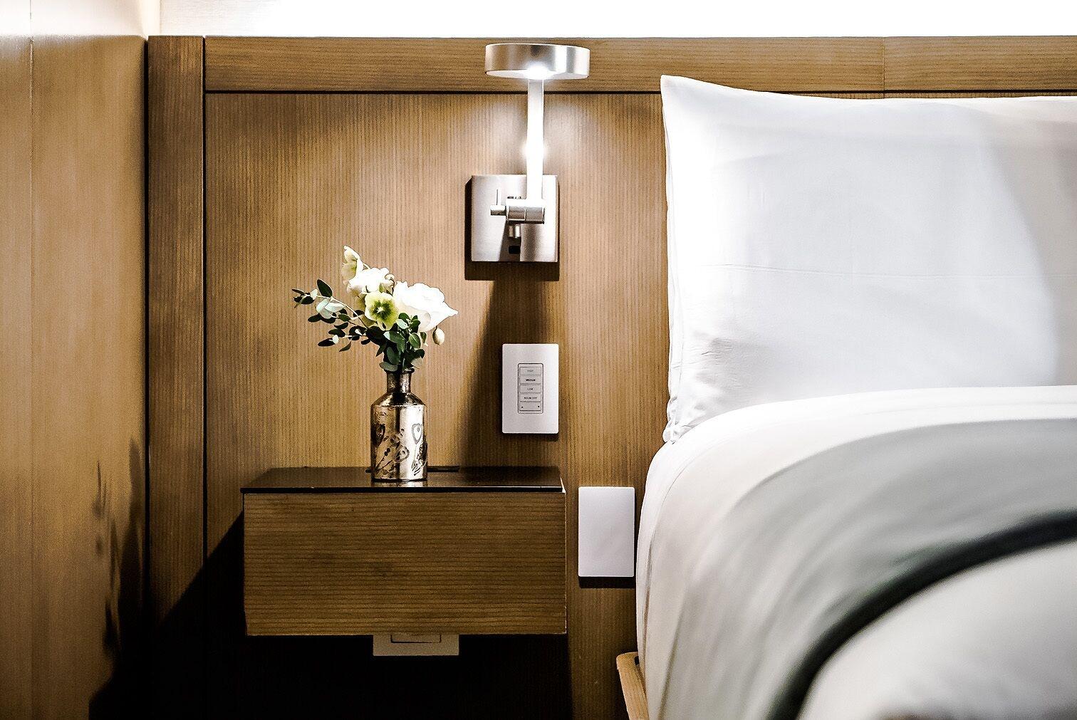 The Knickerbocker Hotel New York Ngoại thất bức ảnh A bedside table